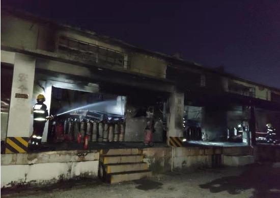 爆炸后救援现场.JPG