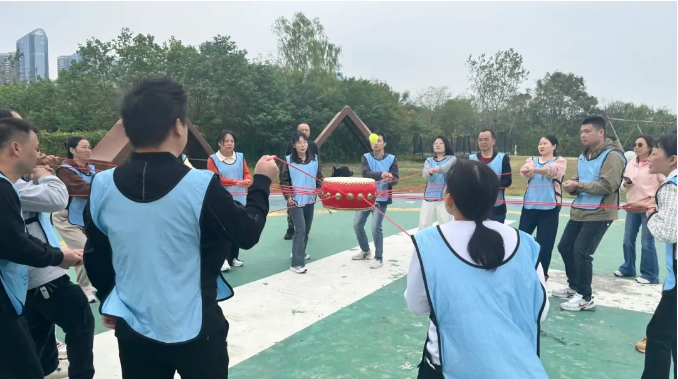 MG不朽情缘能源18周年庆团建游戏.png